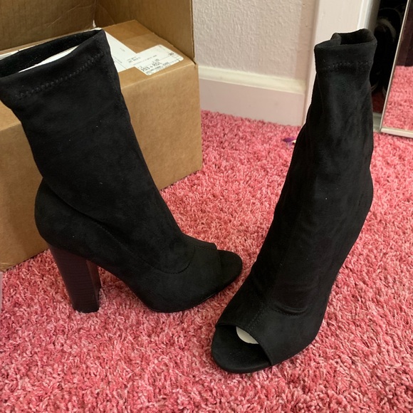 Booties from miss Lola - Picture 1 of 1